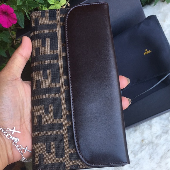 Fendi wallet - Picture 2 of 14